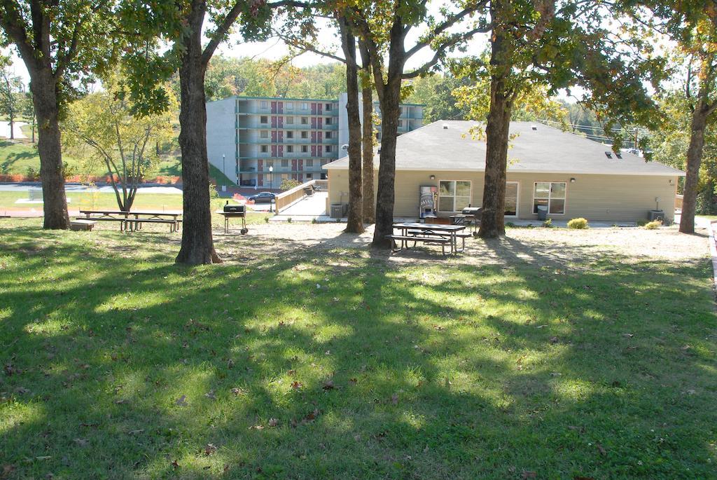 Ramada Branson Hotel And Resort Exteriér fotografie